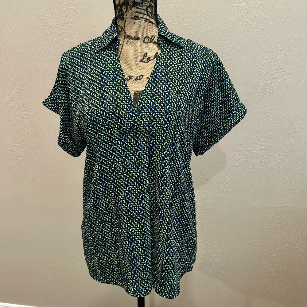 Green Patterned Women's Top cabi style 6307. Never worn. Size XS